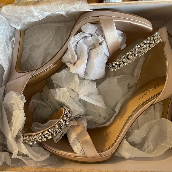 Jewel by Badgley Mischka - Picture 1 of 7